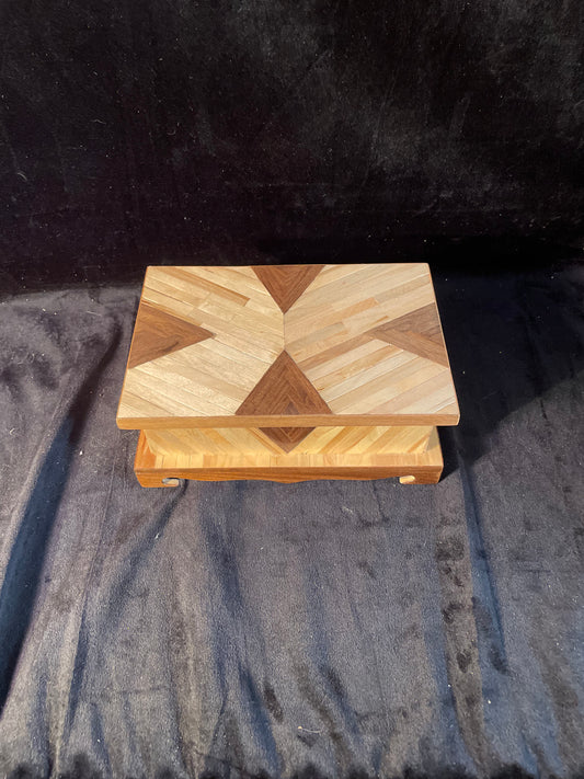 Triangle Pattern Jewlery Box